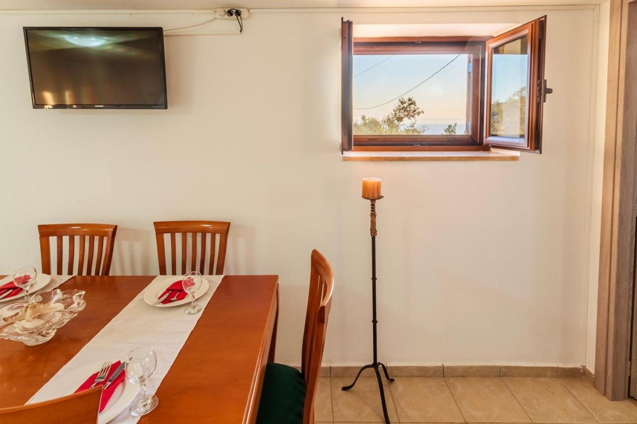 Mani Summer Escape - Spacious Home, Fully Equipped Léfktro Kültér fotó
